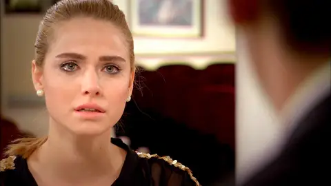 Hande irrumpe en la boda de Koray y Gulsum El secreto de Feriha