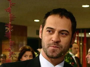Tardu Flordun como Kerem Inceoğlu en 'Las mil y una noches' Tardu Flordun como Kerem Inceoğlu en 'Las mil y una noches'