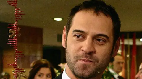 Tardu Flordun como Kerem Inceoğlu en 'Las mil y una noches' Tardu Flordun como Kerem Inceoğlu en 'Las mil y una noches'