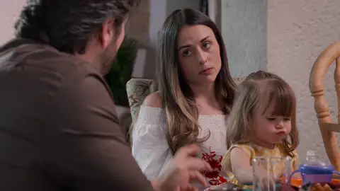 Julieta decide vender la casa para saldar las deudas que tienen Las deudas de Julieta y Robert les están sobre pasando. La pareja no puede hacerse cargo de tanto gasto, por lo que Julieta cree que la mejor opción para recuperar una estabilidad económica es vender la casa en la que viven.