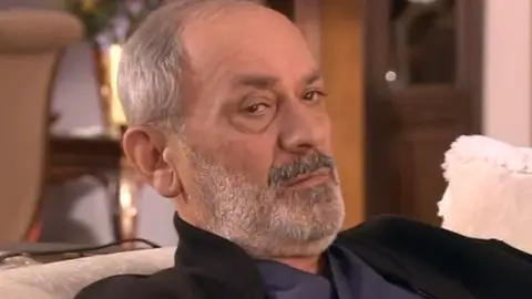Metin Çekmez como Burhan Evliyaoğlu en 'Las mil y una noches' Metin Çekmez como Burhan Evliyaoğlu en 'Las mil y una noches'