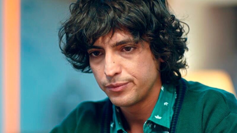 Mert descubre que Eylül ha pasado página