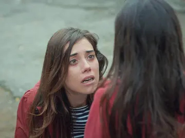 Turna rechaza a Zeynep: "Me llamo Melek" Turna rechaza a Zeynep: "Me llamo Melek"