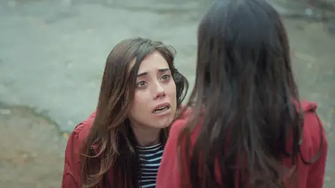Turna rechaza a Zeynep: "Me llamo Melek" Turna rechaza a Zeynep: "Me llamo Melek"