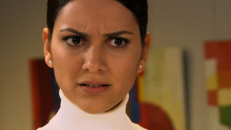 Sherezade, atónita ante la insólita propuesta de Onur 