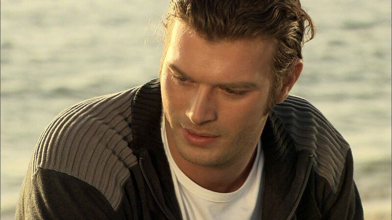 Belhül, acorralado por Bihter, Nihal y Adnan