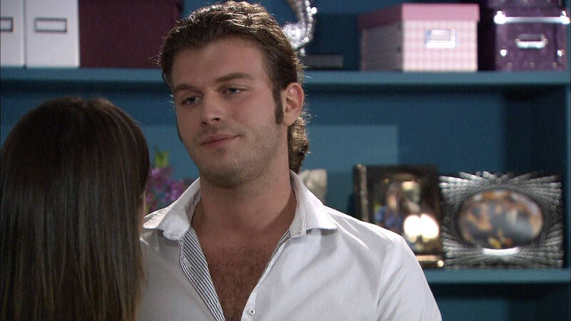 Interrumpen a Belhül cuando intenta aclarar las cosas con Nihal