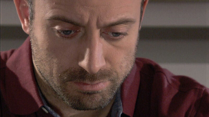 Onur no sabe si el amor que siente por Sherezade es correspondido