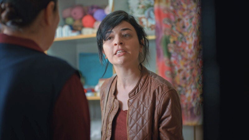 Sule no encuentra a Melek y amenaza a Gonül y a Zeynep 