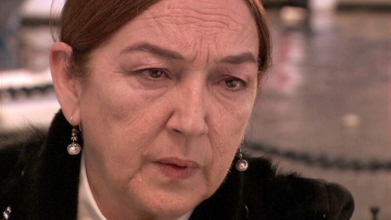 La madre de Ali Kemal va a hablar con su amante