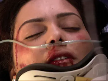 Sherezade recibe una brutal paliza Sherezade recibe una brutal paliza