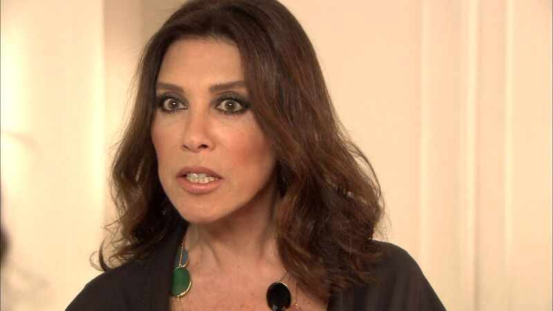 Fatma suplica a Bihter que su aventura no salga a la luz