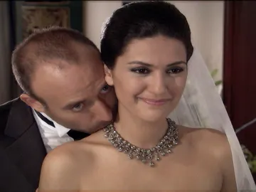 Onur y Sherezade son pareja en la vida real y otras curiosidades que no sabías sobre 'Las mil y una noches' Onur y Sherezade son pareja en la vida real y otras curiosidades que no sabías sobre 'Las mil y una noches'