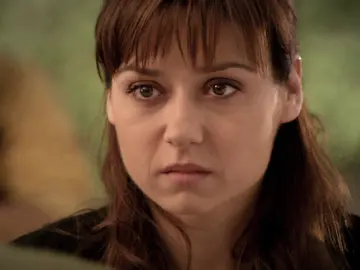 El padre de Yaman ruega a Yansel que no se case con él El padre de Yaman ruega a Yansel que no se case con él