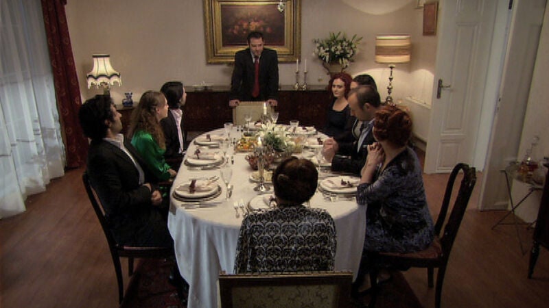 Kerem prepara una gran sorpresa durante la cena en la que pide perdón a sus amigos