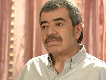 Adnan sospecha de nuevo sobre la aventura de Bihter y Behlül Adnan sospecha de nuevo sobre la aventura de Bihter y Behlül