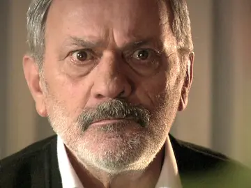 Burhan descubre que Gani le ha estado robando Burhan descubre que Gani le ha estado robando