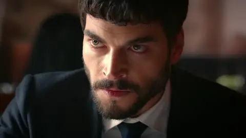 Miran tiene un plan para vengarse de los Sadoglu Miran tiene un plan para vengarse de los Sadoglu