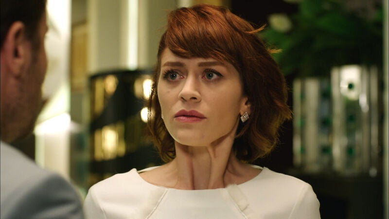 El pasado de Yasemin regresa en el peor momento