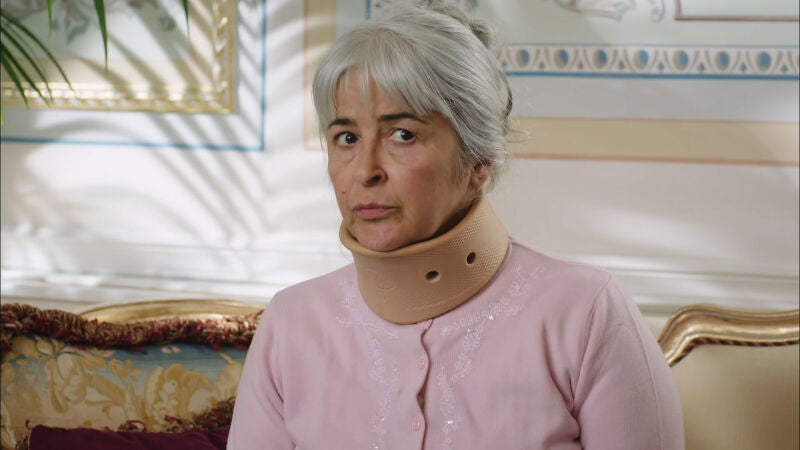 Saliha, la antigua encargada de los Egemen, no puede volver a trabajar con ellos