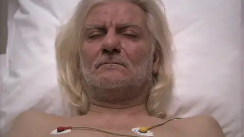 El padre de Kerem es apuñalado y él se niega a verle momento destacado