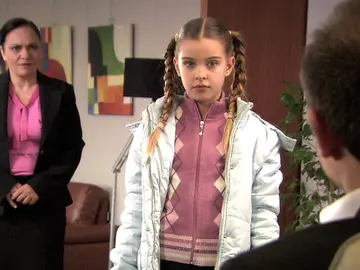 Onur descubre que tiene una hija secreta Onur descubre que tiene una hija secreta