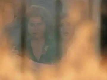 Fazilet prende fuego a su propia casa Fazilet prende fuego a su propia casa