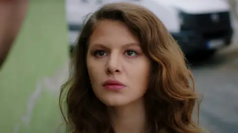 Yasin le pide el divorcio a Selin tras enterarse de que Ece está embarazada Yasin le pide el divorcio a Selin tras enterarse de que Ece está embarazada