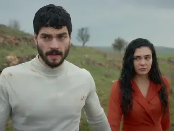 Reyyan, a Miran: "¿Qué quieres de mí? Ni siquiera me has dejado morir" Reyyan, a Miran: "¿Qué quieres de mí? Ni siquiera me has dejado morir"