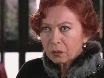La madre de Onur vuelve a rechazar a la hija de Onur La madre de Onur vuelve a rechazar a la hija de Onur