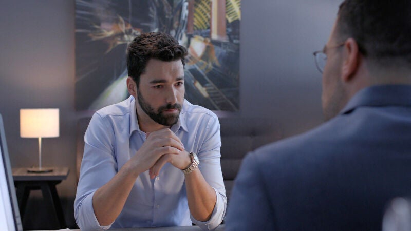 Guillermo descubre que alguien está robando a los Carvajal