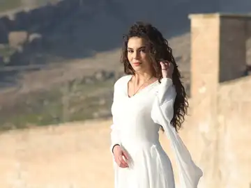 Estas son las actrices turcas que empezaron su carrera como modelos Estas son las actrices turcas que empezaron su carrera como modelos