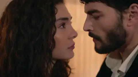 Miran se sincera con Reyyan: "No quiero que te maten" Miran se sincera con Reyyan: "No quiero que te maten"