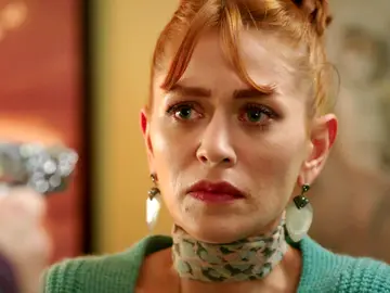 Gökhan descubre que Yasemin está detrás del envenenamiento de su padre Gökhan descubre que Yasemin está detrás del envenenamiento de su padre