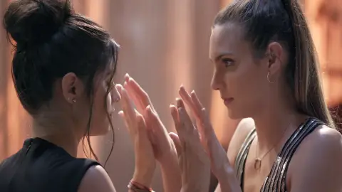 Valentina y Juliana Amar a muerte