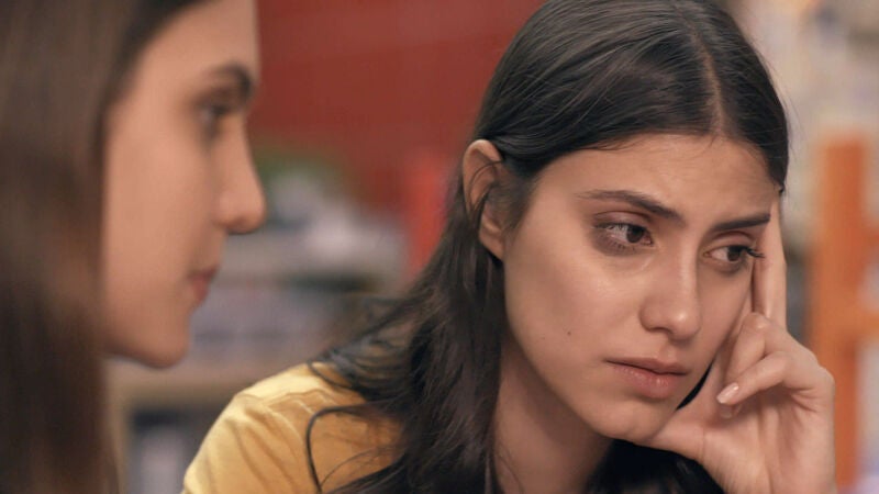 Juliana, obligada a contarle toda la verdad sobre su familia a Valentina