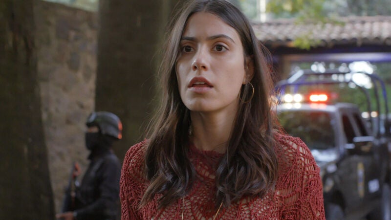 Juliana se lleva la sorpresa de su vida cuando acude a casa de Valentina
