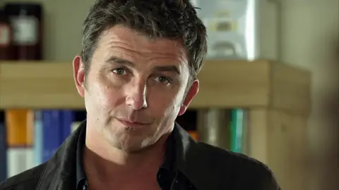 Doctor en los Alpes - Temporada 5 - Capítulo 9: Tiempo muerto Doctor en los Alpes - Temporada 5 - Capítulo 9: Tiempo muerto