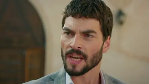 Miran: "Abuela, aquí te traigo a mi futura esposa" Miran: "Abuela, aquí te traigo a mi futura esposa"