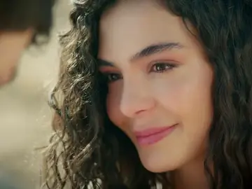 Reyyan y Miran vuelven a comprometerse Reyyan y Miran vuelven a comprometerse