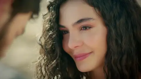 Reyyan y Miran vuelven a comprometerse Reyyan y Miran vuelven a comprometerse