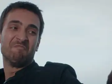 Tahir aparece por sorpresa en la casa de Vedat Tahir aparece por sorpresa en la casa de Vedat