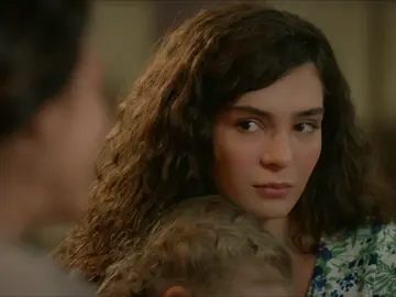 Reyyan se reúne con su familia tras su secuestro Reyyan se reúne con su familia tras su secuestro