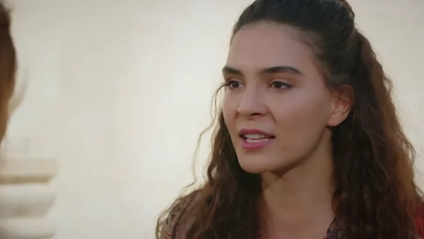 Reyyan se enfrenta a los Aslanbey por Melike Reyyan se enfrenta a los Aslanbey por Melike