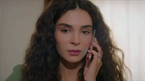 Reyyan cae en la trampa de Azize Reyyan cae en la trampa de Azize
