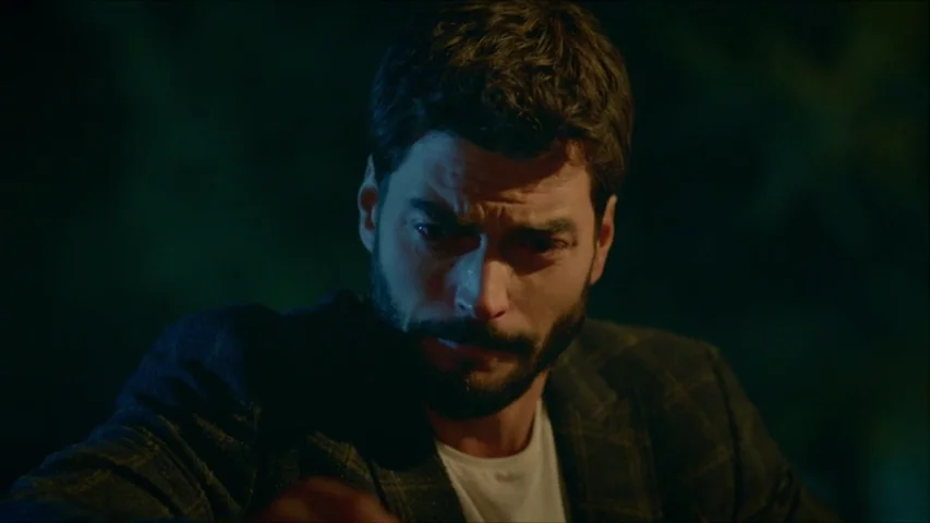 Reyyan y Miran acaban con su relación Reyyan y Miran acaban con su relación