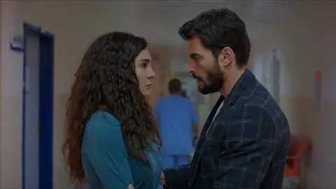 Miran trata de convencer a Reyyan de su inocencia Miran trata de convencer a Reyyan de su inocencia