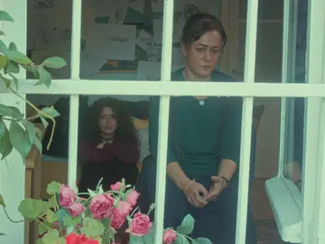 El chantaje emocional de Sirin para impedir que su madre se relacione con Bahar El chantaje emocional de Sirin para impedir que su madre se relacione con Bahar