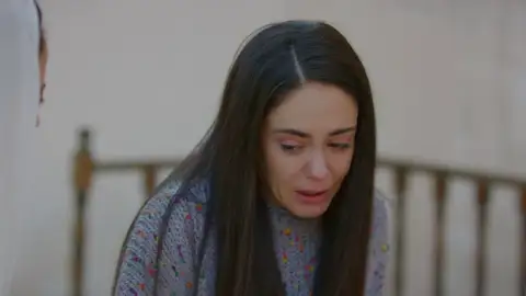 Elif, a Azize: "Nadie de esa familia es tan cruel como tú" Elif, a Azize: "Nadie de esa familia es tan cruel como tú"