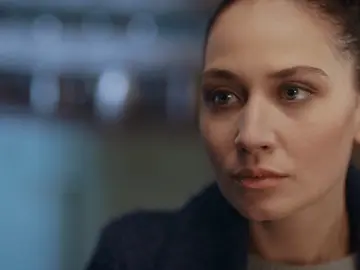 Vedat intenta persuadir a Berrak Vedat intenta persuadir a Berrak